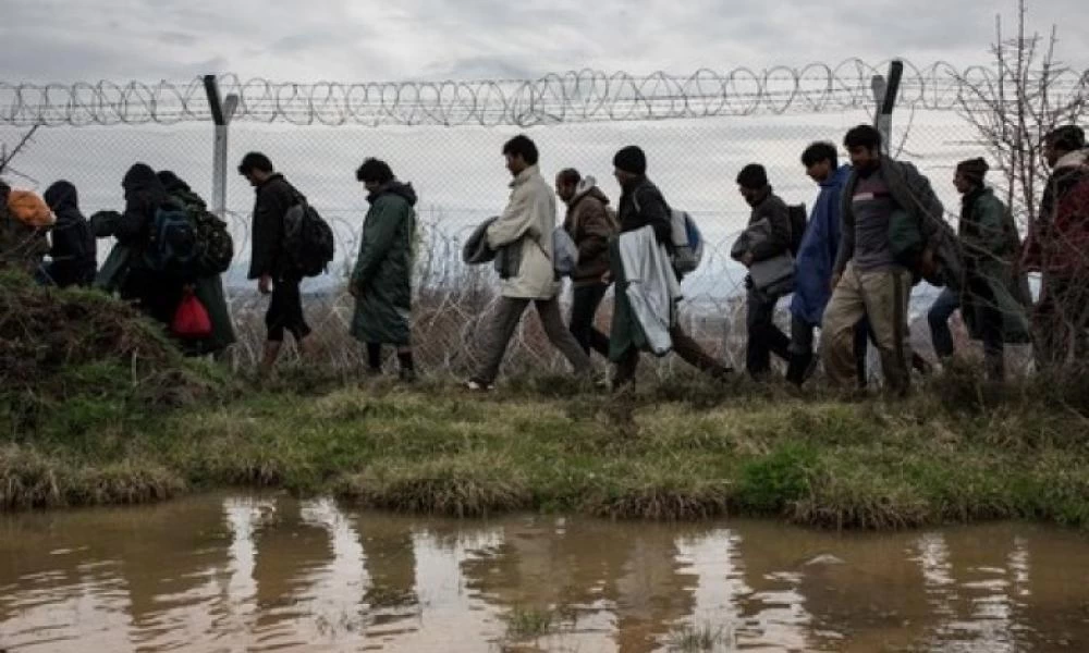 Στήνει κρίση η Τουρκία στον Έβρο: Ξυλοδαρμός μεταναστών από Έλληνες στρατιώτες
